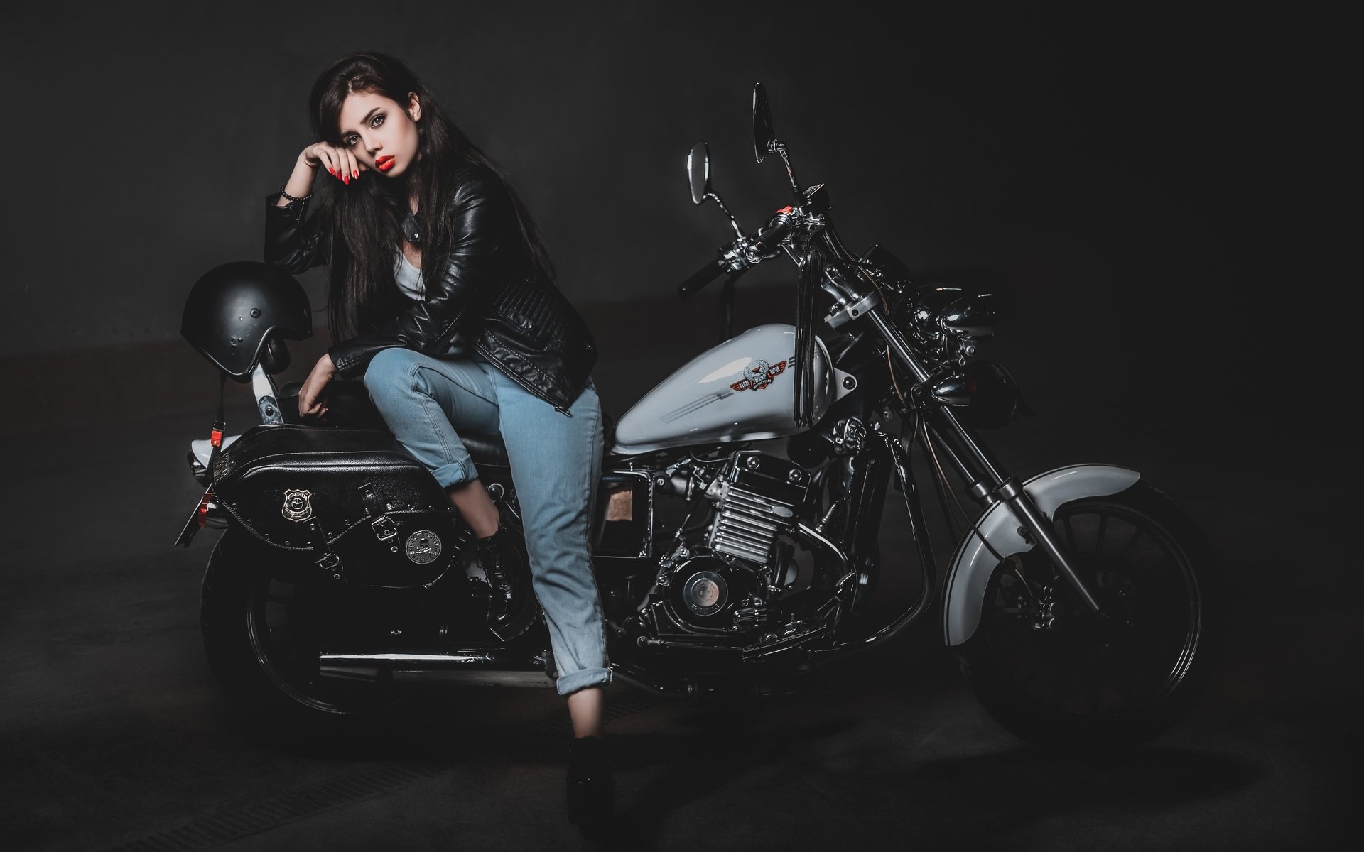 Biker girls: style and drive in San Antonio